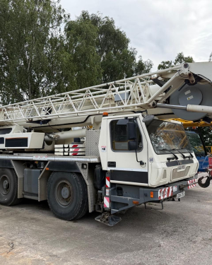 Grove GMK 3055